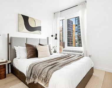 150 Lawrence Street - Photo Thumbnail 5