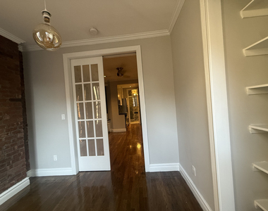 246 Mott Street - Photo Thumbnail 4