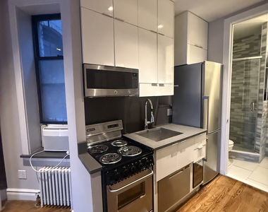 246 Mott Street - Photo Thumbnail 5