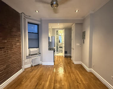 246 Mott Street - Photo Thumbnail 2