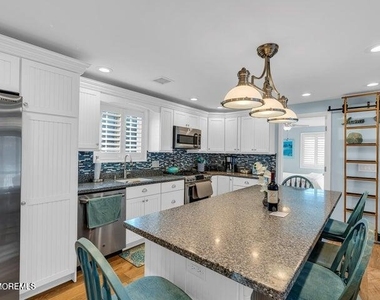 28 E Bonita Way - Photo Thumbnail 3