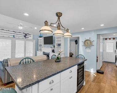 28 E Bonita Way - Photo Thumbnail 1