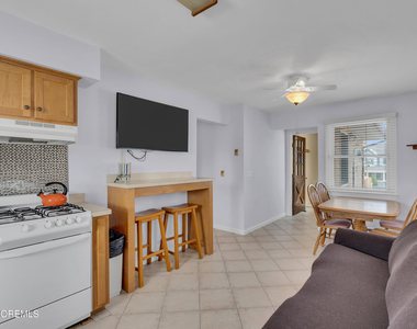 8 President Avenue - Photo Thumbnail 5