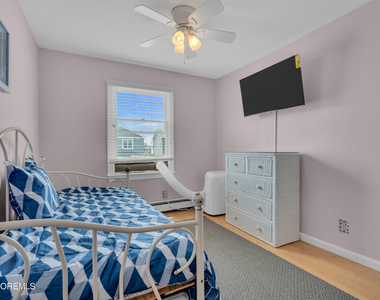 8 President Avenue - Photo Thumbnail 12