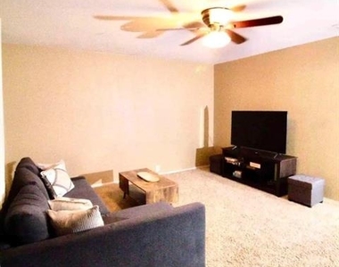 4512 Claret Court - Photo Thumbnail 10