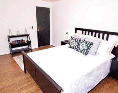 4512 Claret Court - Photo Thumbnail 6