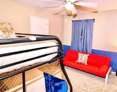 4512 Claret Court - Photo Thumbnail 7