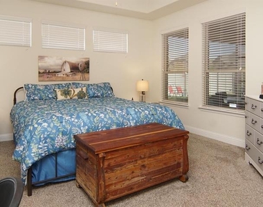 721 10th Street - Photo Thumbnail 11