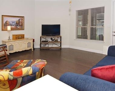 721 10th Street - Photo Thumbnail 8