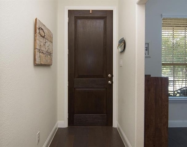 721 10th Street - Photo Thumbnail 2