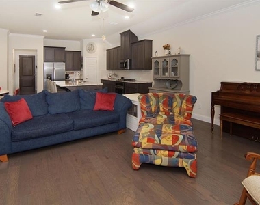 721 10th Street - Photo Thumbnail 7