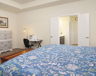 721 10th Street - Photo Thumbnail 12