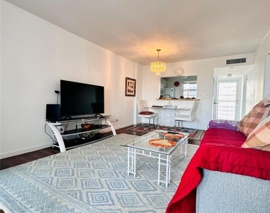 1391 S Ocean Boulevard - Photo Thumbnail 8