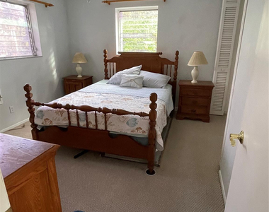 1125 Se 14th Place - Photo Thumbnail 8