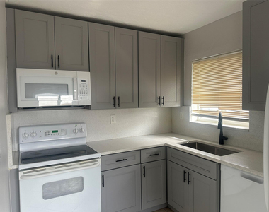 6109 Sw 30th Street - Photo Thumbnail 10