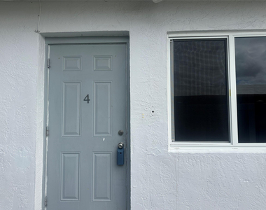 6109 Sw 30th Street - Photo Thumbnail 3