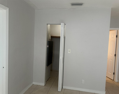 6109 Sw 30th Street - Photo Thumbnail 12