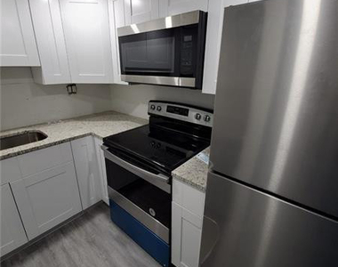 11101 Royal Palm Boulevard - Photo Thumbnail 7