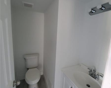 11101 Royal Palm Boulevard - Photo Thumbnail 6