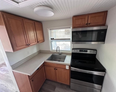 736 Nw 3rd Avenue - Photo Thumbnail 5