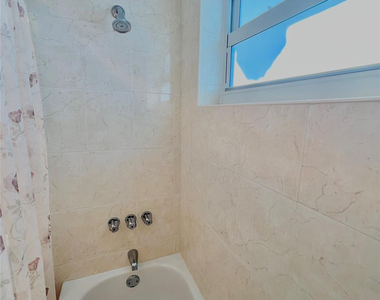 1000 Ne 14th Avenue - Photo Thumbnail 14