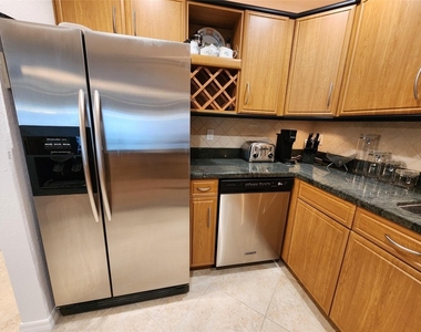 6437 Bay Club Drive - Photo Thumbnail 11