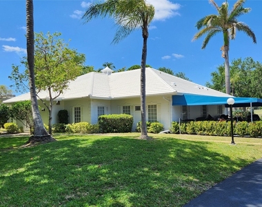 6437 Bay Club Drive - Photo Thumbnail 10