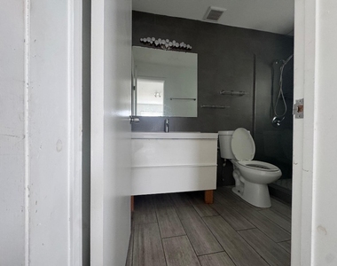 7910 Abbott Avenue - Photo Thumbnail 3