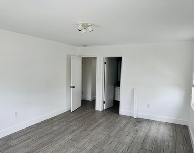 7910 Abbott Avenue - Photo Thumbnail 8