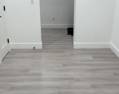 365 Melrose Drive - Photo Thumbnail 4
