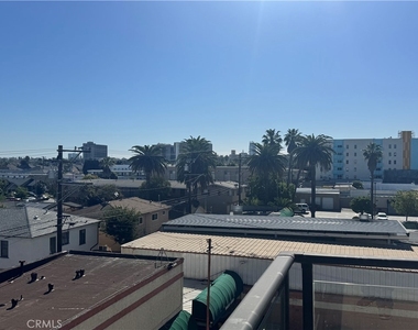 1598 Long Beach - Photo Thumbnail 5