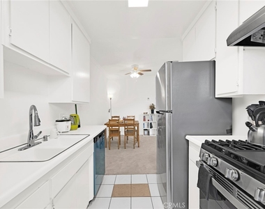 525 S Shelton Street S - Photo Thumbnail 4