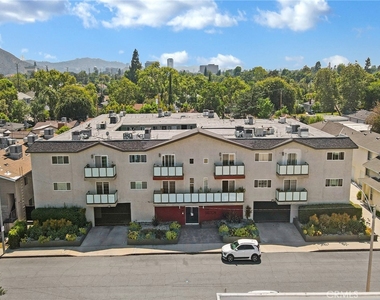 525 S Shelton Street S - Photo Thumbnail 1