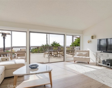11813 Ellice Street - Photo Thumbnail 14