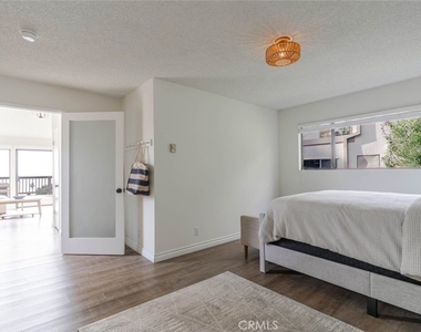 11813 Ellice Street - Photo Thumbnail 29