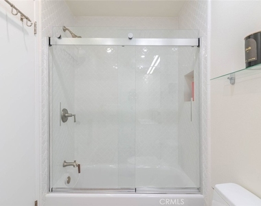 11813 Ellice Street - Photo Thumbnail 10