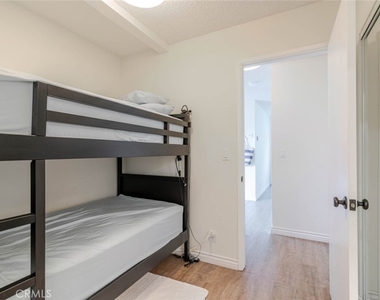 11813 Ellice Street - Photo Thumbnail 8