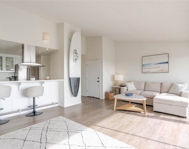 11813 Ellice Street - Photo Thumbnail 17