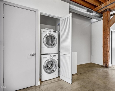 527 Molino Street - Photo Thumbnail 10