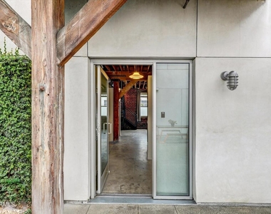527 Molino Street - Photo Thumbnail 2