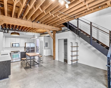 527 Molino Street - Photo Thumbnail 8