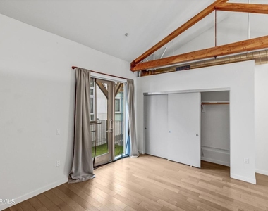 527 Molino Street - Photo Thumbnail 12