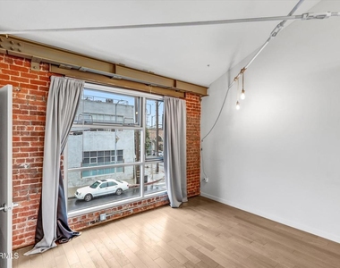 527 Molino Street - Photo Thumbnail 16
