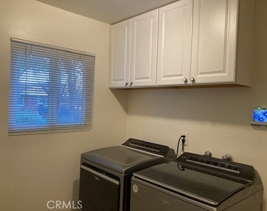 25042 Armagosa Drive - Photo Thumbnail 5