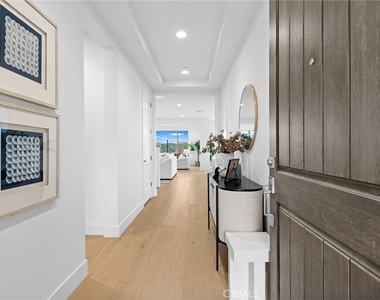 206 Collino - Photo Thumbnail 3