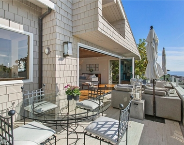 1010 Emerald Bay - Photo Thumbnail 11