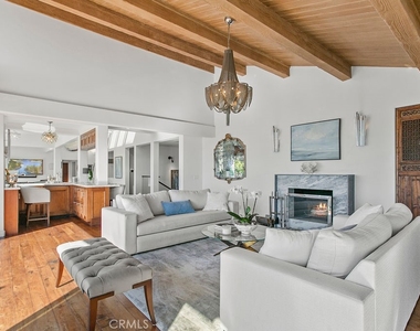 1010 Emerald Bay - Photo Thumbnail 5