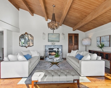 1010 Emerald Bay - Photo Thumbnail 4