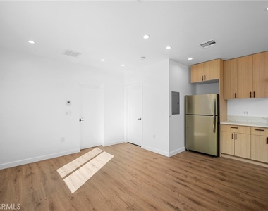 14298 Van Nuys Blvd - Photo Thumbnail 5