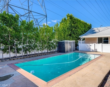 14298 Van Nuys Blvd - Photo Thumbnail 17
